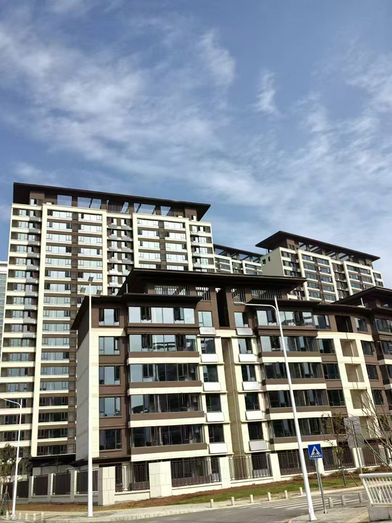 湖北交投汉江襄阳生态城项目二期阳台壁挂太阳能项目